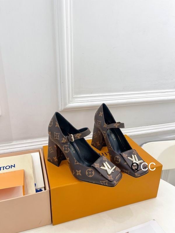 LV Women's Shoes 191